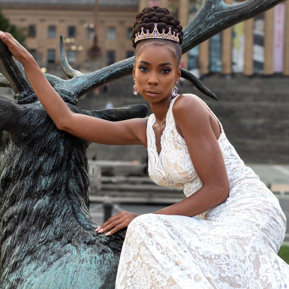 Bridal Makeup Photo Shoot at the Art Museum in Philadelphia: Close Up Shot